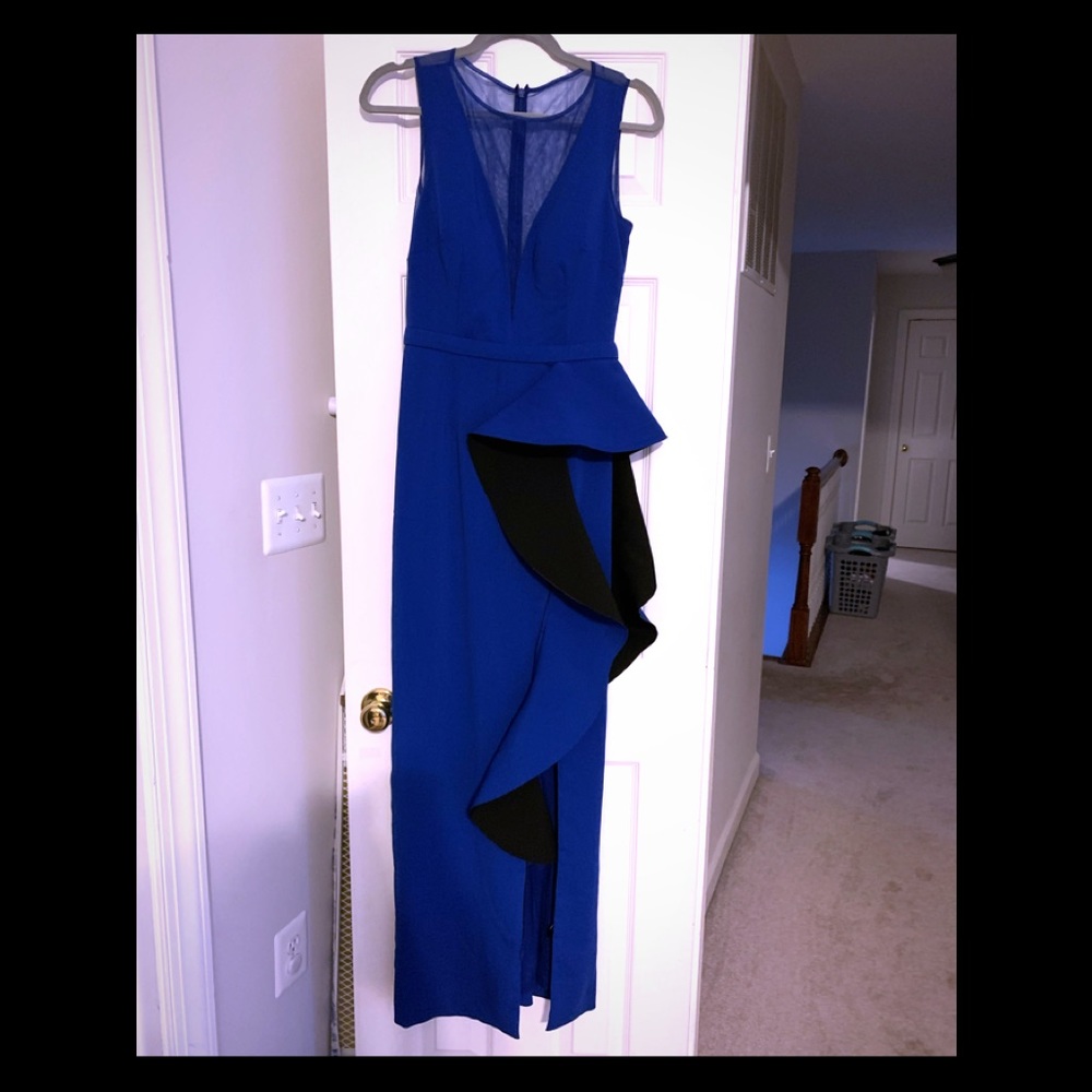 Nero gown in brilliant blue